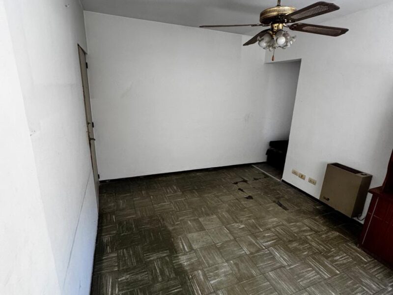 Calle 56 entre 9 y 10 - Departamento en Venta