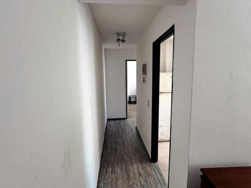 Calle 56 entre 9 y 10 - Departamento en Venta