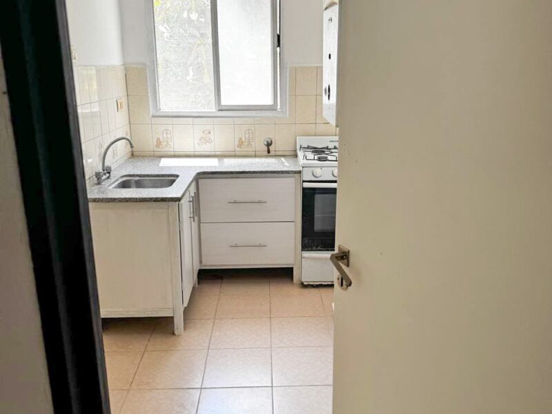 Calle 56 entre 9 y 10 - Departamento en Venta