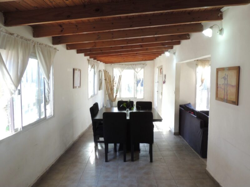 Casa en Berisso 124 entre 14 y 15. .