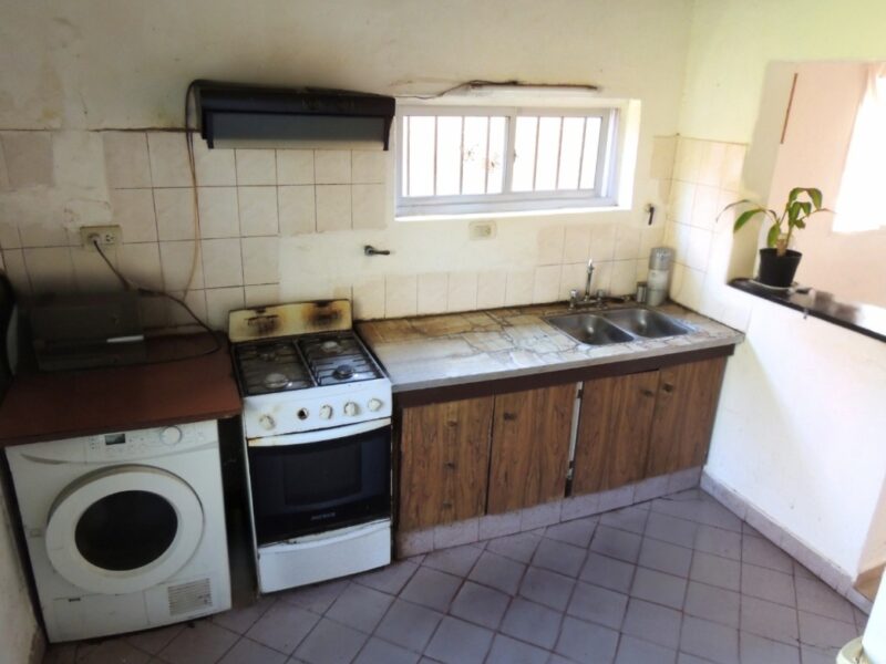 Casa en Berisso 124 entre 14 y 15. .