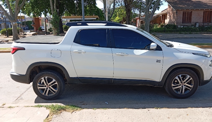 Vendo IMPECABLE Fiat Toro Freedom Extreme