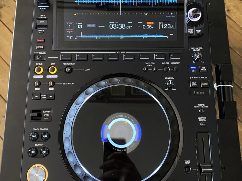 AlphaTheta  CDJ-3000X, AlphaTheta Euphonia,  Pioneer CDJ-3000, Pioneer DJ DJM-A9,  Pioneer CDJ-2000NXS2, Pioneer DJM-900NXS2, Pioneer DJ DJM-V10-LF ,AlphaTheta XDJ-AZ, AlphaTheta OMNIS-DUO, Pioneer DJ OPUS-QUAD, Pioneer DJ XDJ-RX3, Pioneer XDJ-XZ,